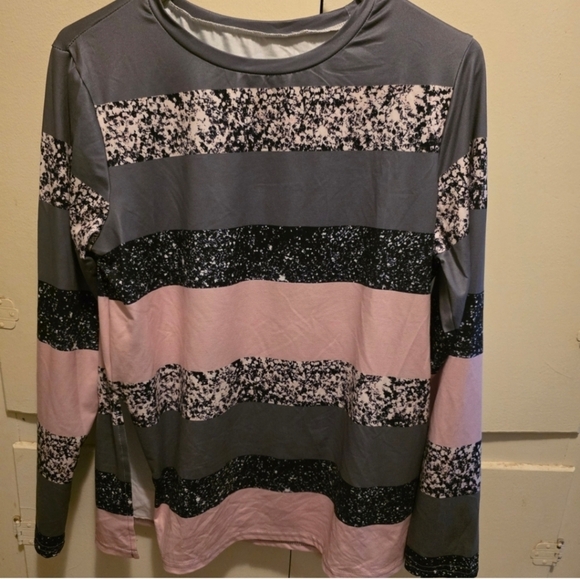 NWOT Striped Sequin Long Sleeve Top - Size Medium - Picture 3 of 3